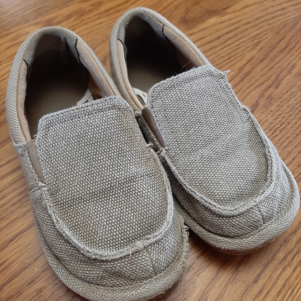 Loved slip on loafers